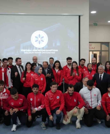erzurum-teknik-universitesi-unilig-turkiye-sampiyonlugunu-kutladi-1TxSF7Uy.jpg