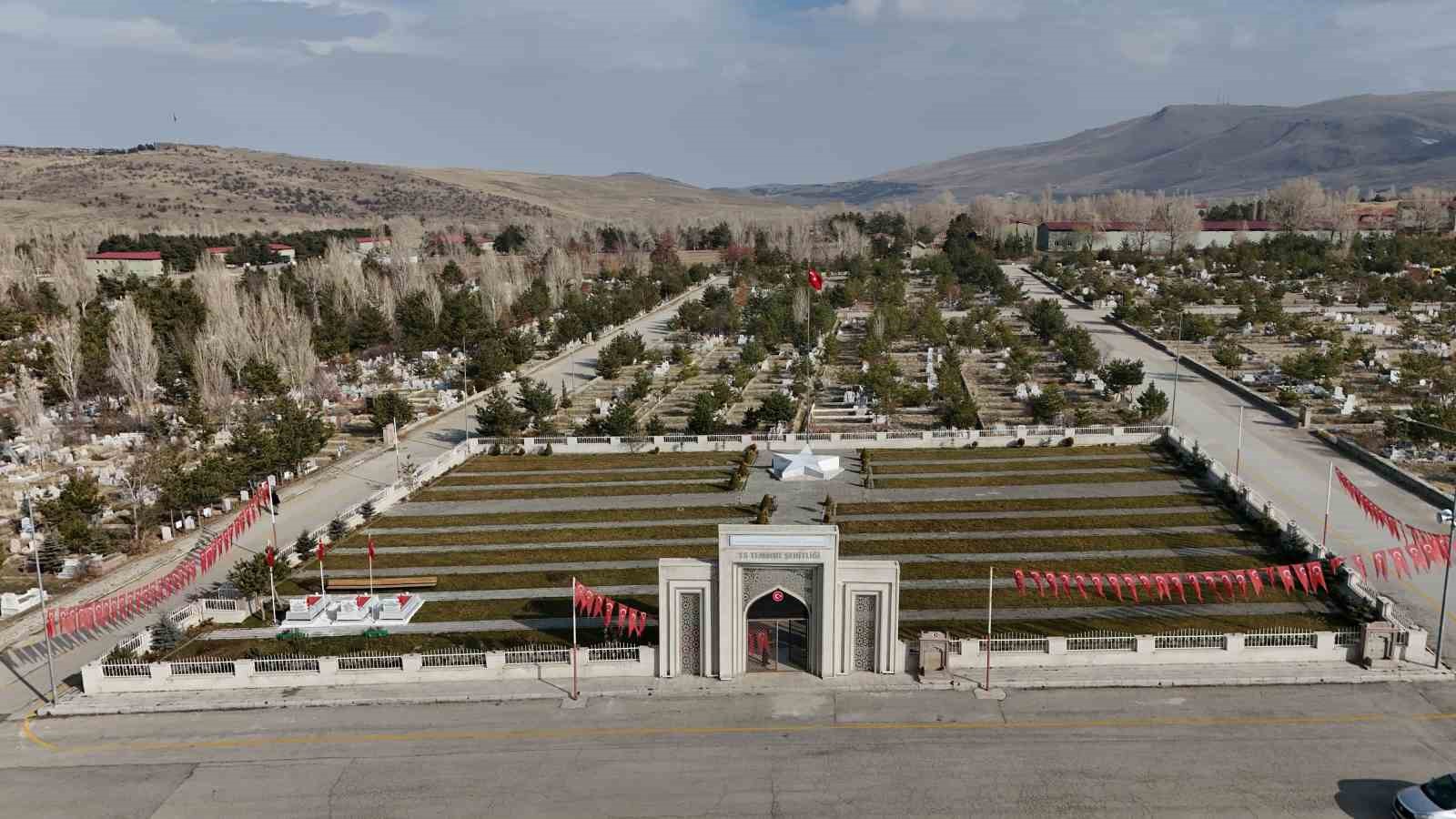 erzurum valiliginden sehitliklere anlamli dokunuslar 3 v1f57EXP