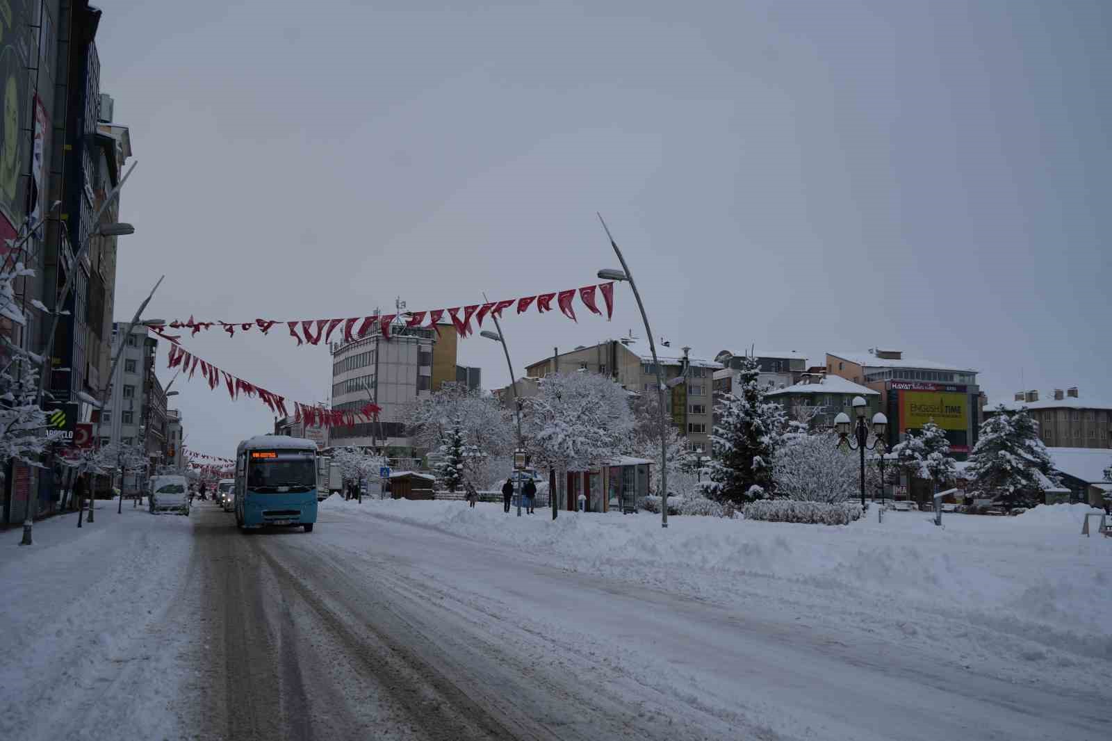 erzurum yine beyaza burundu 775 koy yolu ulasima kapandi 5 u7yQGpiw