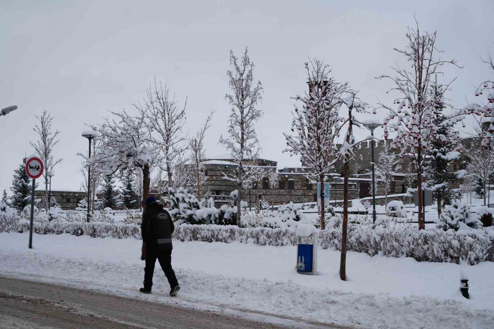 erzurum yine beyaza burundu 775 koy yolu ulasima kapandi 9 kKlrAryc