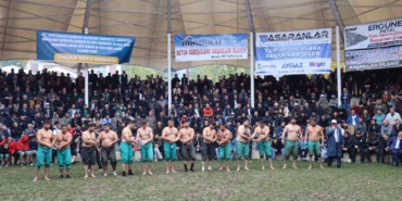 erzurumda-102incisi-yapilan-uzundere-karakucak-guresleri-buyuk-heyecan-yasatti-9tDFhCEd.jpg
