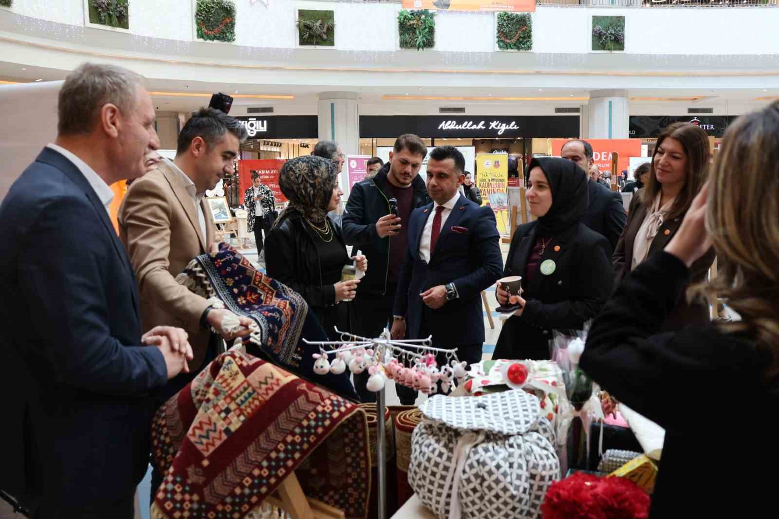 erzurumda 25 kadin 25 hik ye sergisi acildi 2 d7kB343E