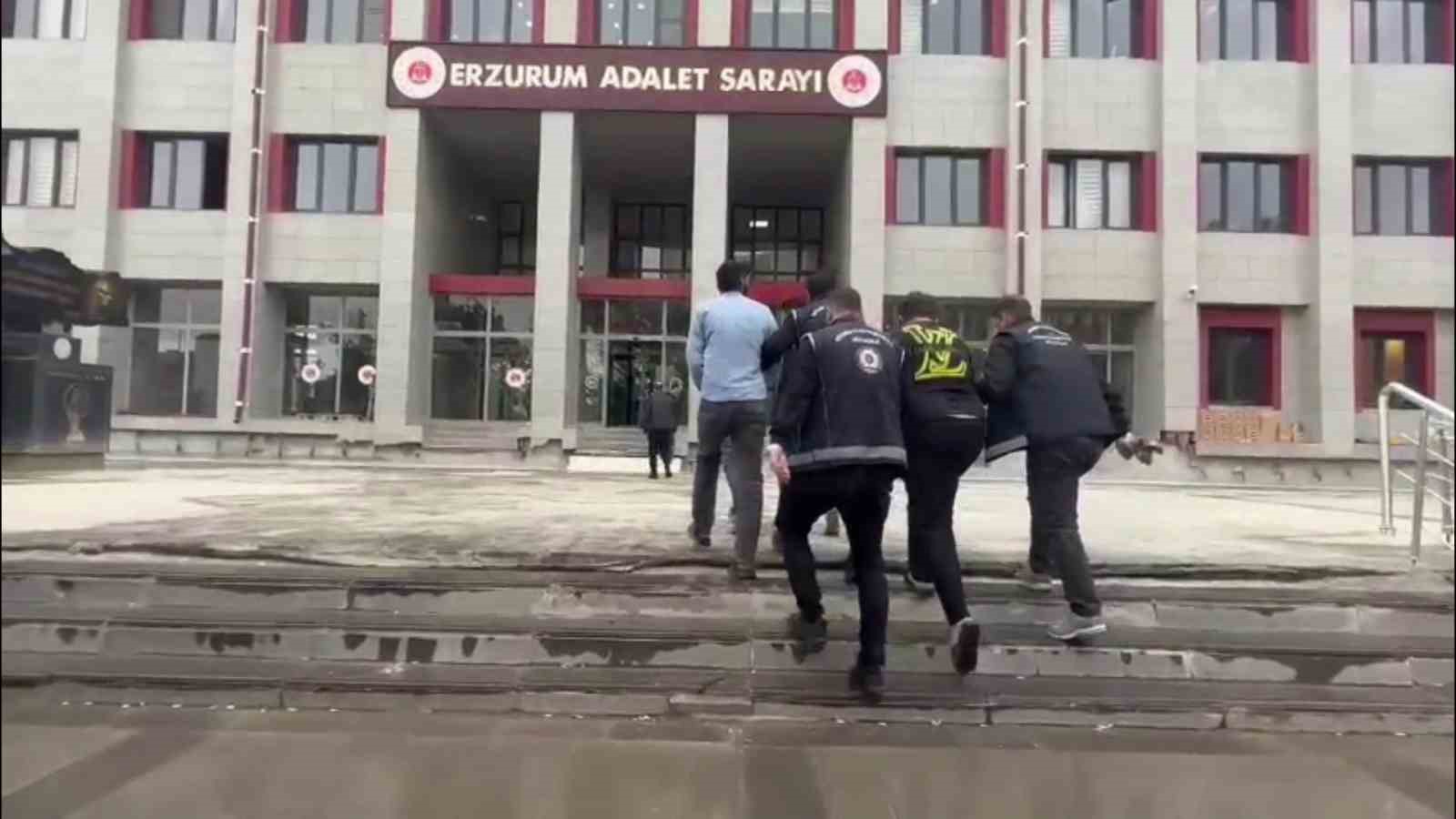 erzurumda 37 kacak gocmen ve 10 organizator yakalandi 2 GCUP44O8