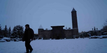 erzurumda-690-mahallenin-yolu-ulasima-kapali-aJqjeBdp.jpg