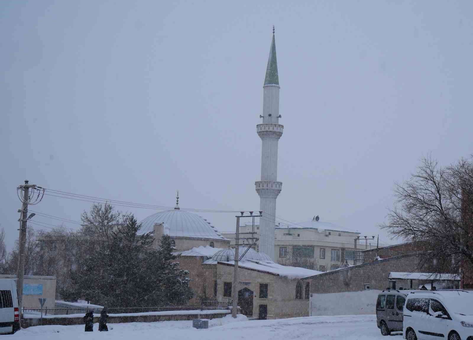 erzurumda 84 koy yolu kardan ulasima kapandi 4 BVWE769N