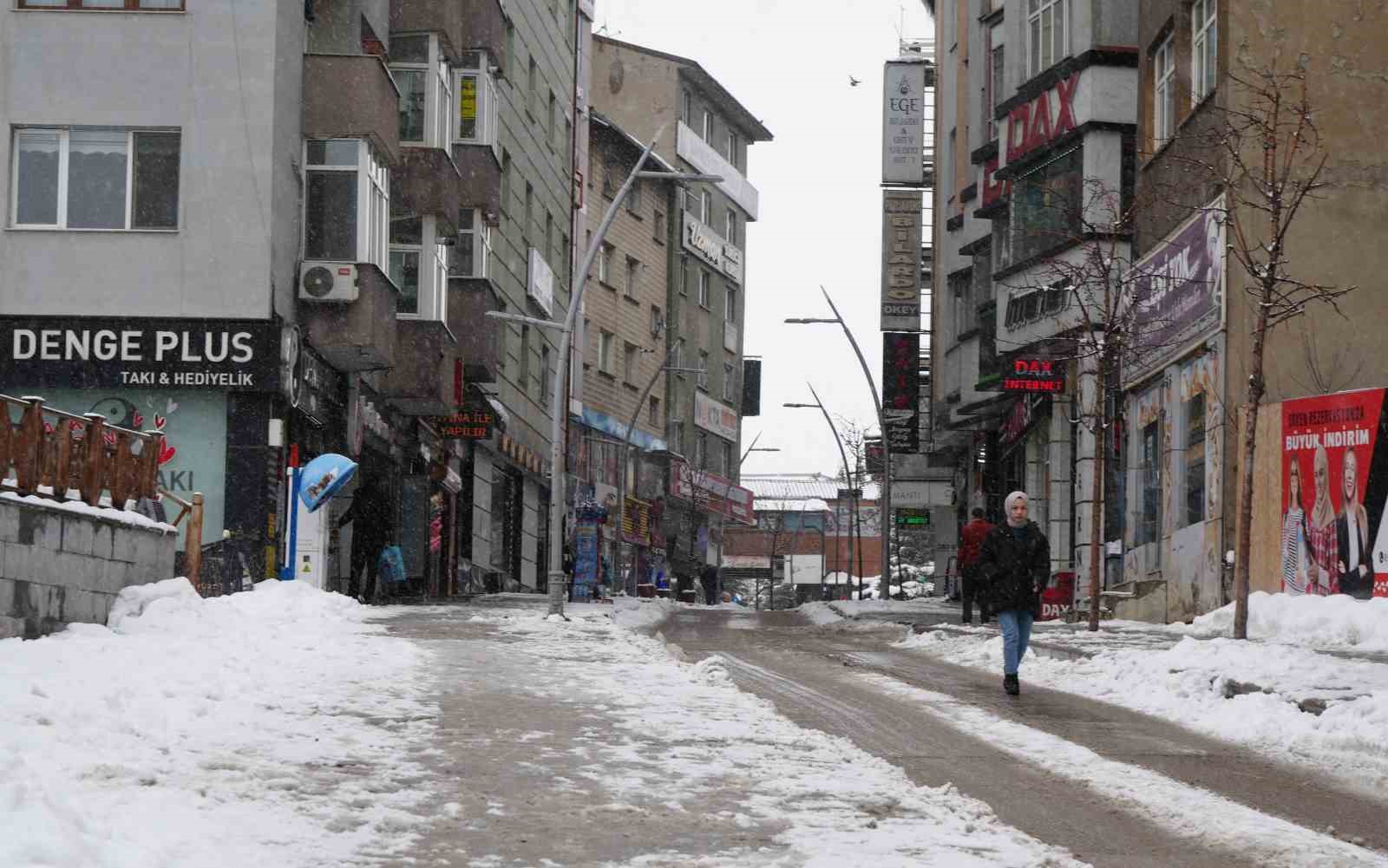 erzurumda 84 koy yolu kardan ulasima kapandi 7 bHafrCqW