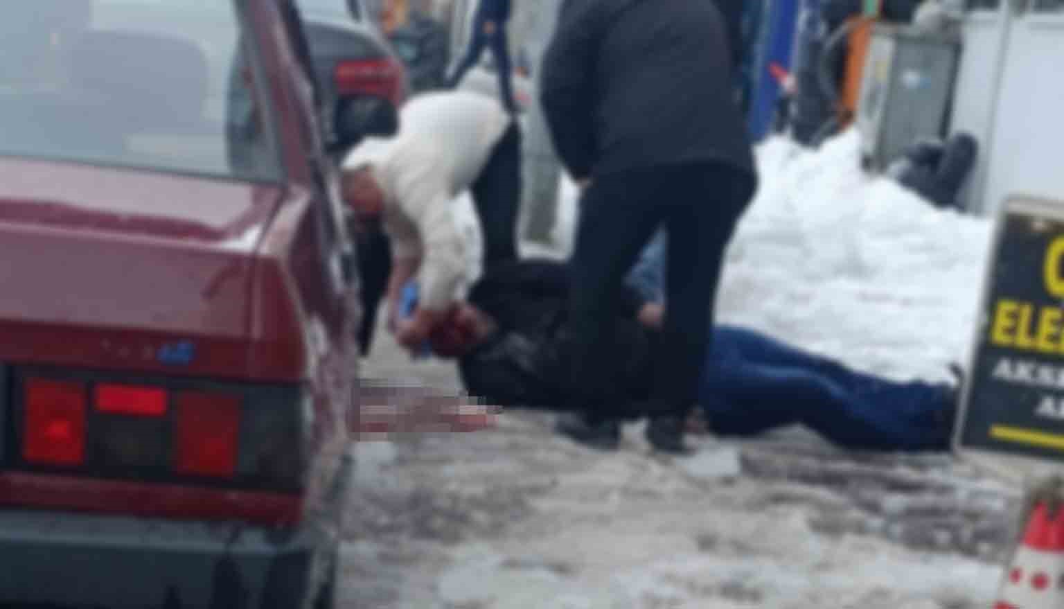 erzurumda catidan dusen kar ve buz kutleleri tehlike saciyor 7 RAbfVIpz