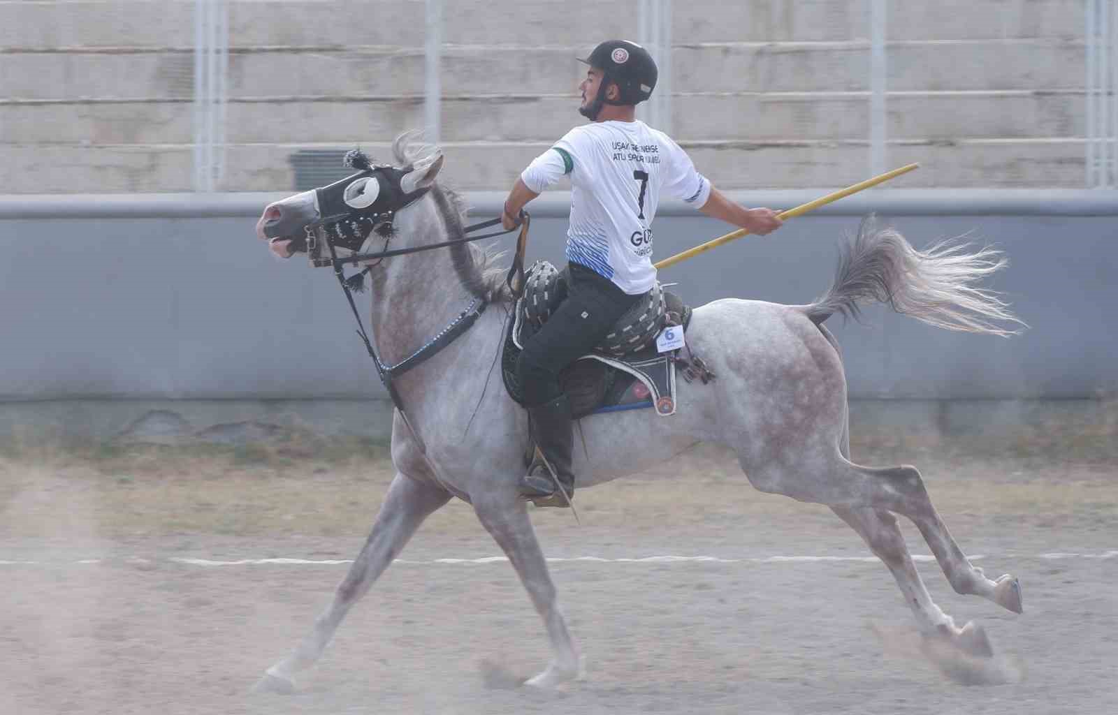 erzurumda cirit heyecani suruyor 11
