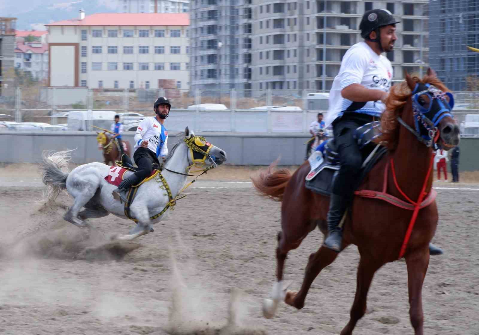 erzurumda cirit heyecani suruyor 12