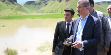 erzurumda-girdigi-nehirde-kaybolan-cobani-arama-calismalari-suruyor-LD6rj9DA.jpg