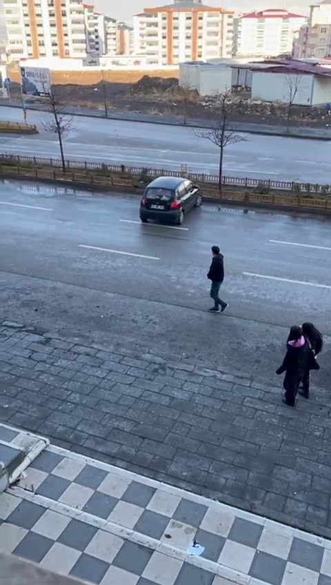 erzurumda gizli buzlanma trafik kazalarina neden oldu 1 T2tN951Y