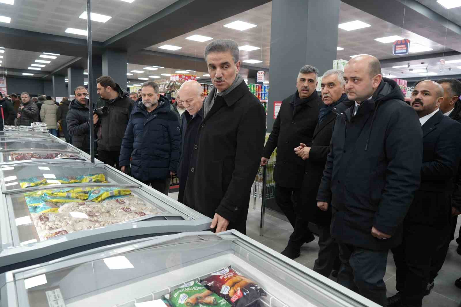 erzurumda halk pazarlarinin 13 subesi acildi 7 SjgbNVK7