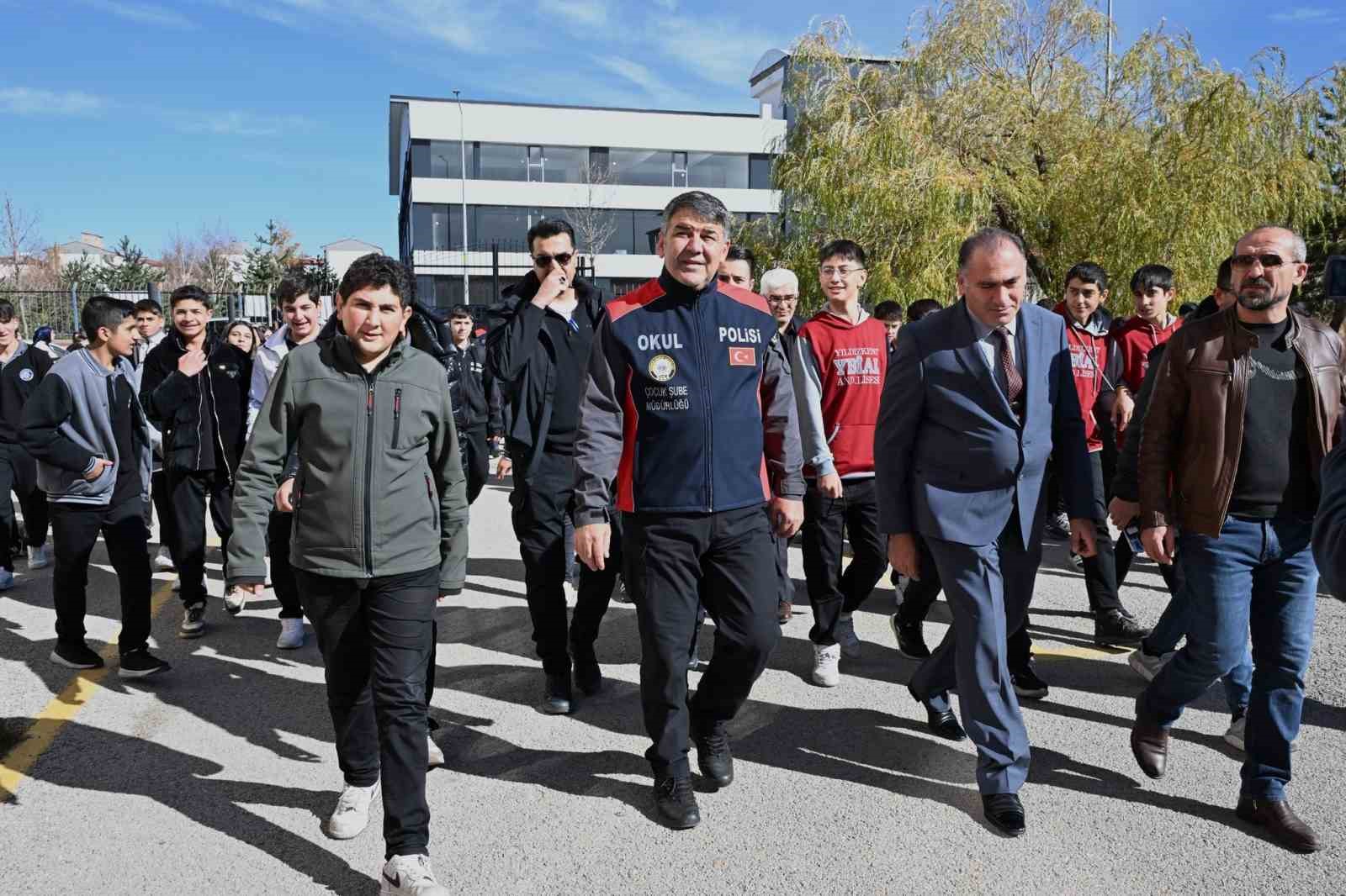 erzurumda her okul bir polise zimmetli 0 UPjIDDyc