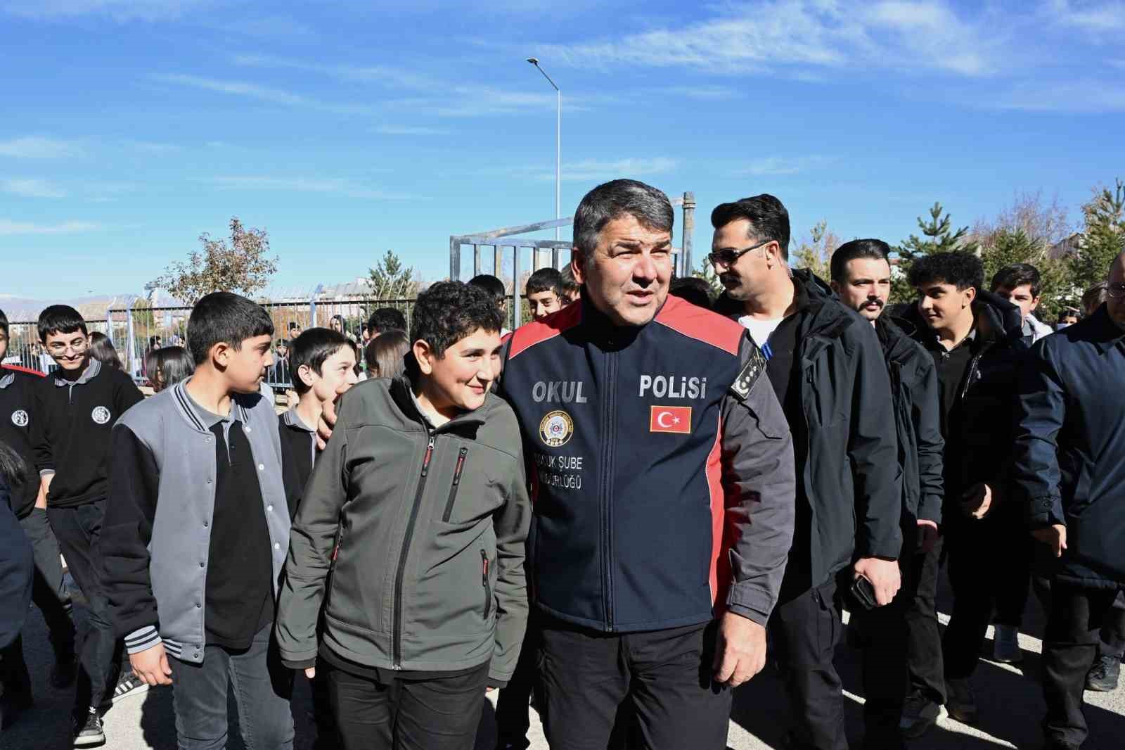 erzurumda her okul bir polise zimmetli 1 wiAYuwzB