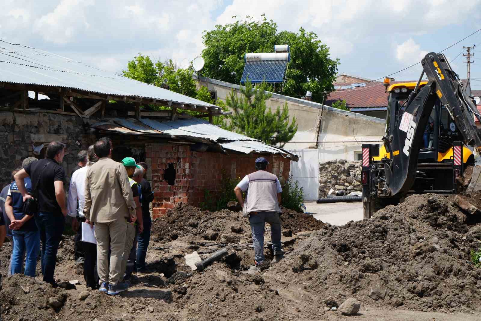 erzurumda kanalizasyon hatti kazisinda muhimmat panigi 5 E3tC2nzQ