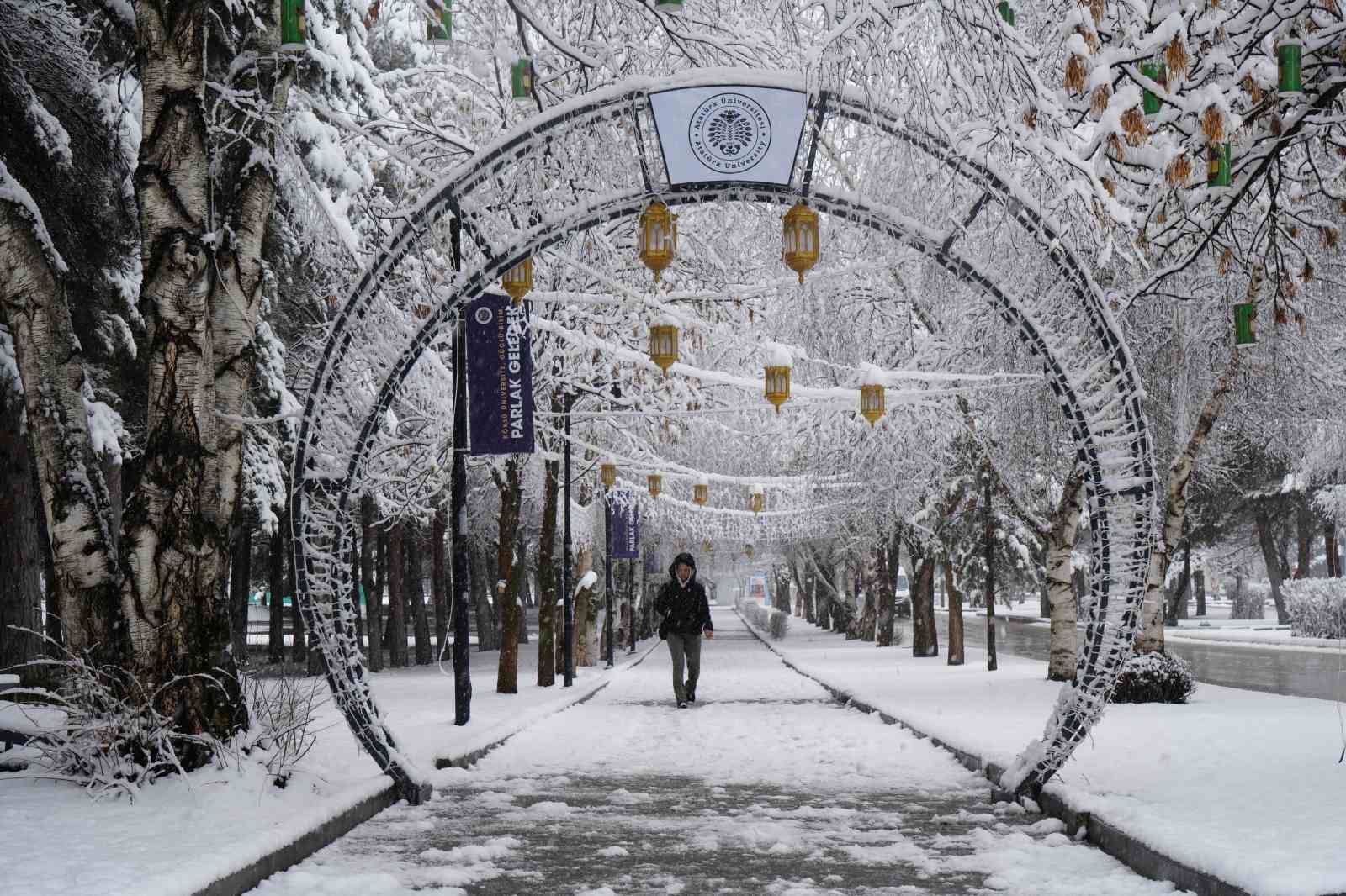 erzurumda kar kenti yeniden beyaza burudu 0 Ziki8Cgu