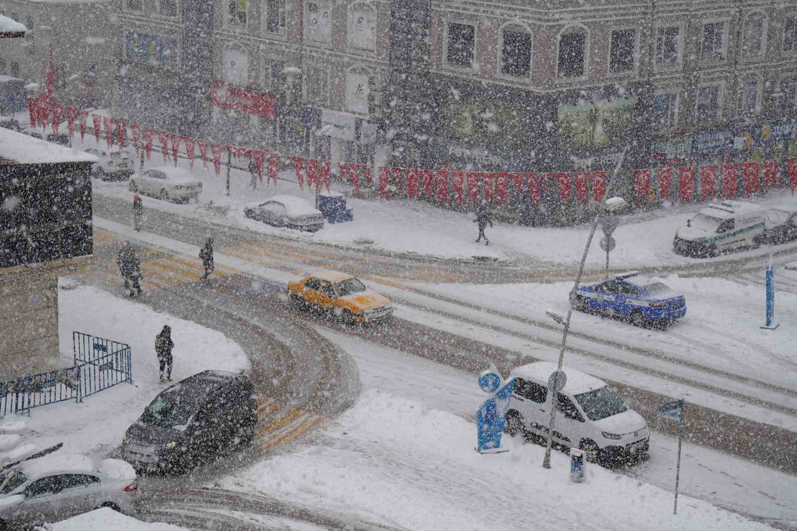 erzurumda kar sebebiyle 312 koyun yolu kapali 8