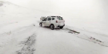 erzurumda-kar-ve-tipi-ulasimi-durma-noktasina-getirdi-8RfxDSq9.jpg