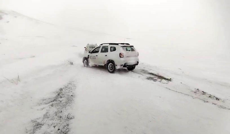 erzurumda-kar-ve-tipi-ulasimi-durma-noktasina-getirdi-8RfxDSq9.jpg