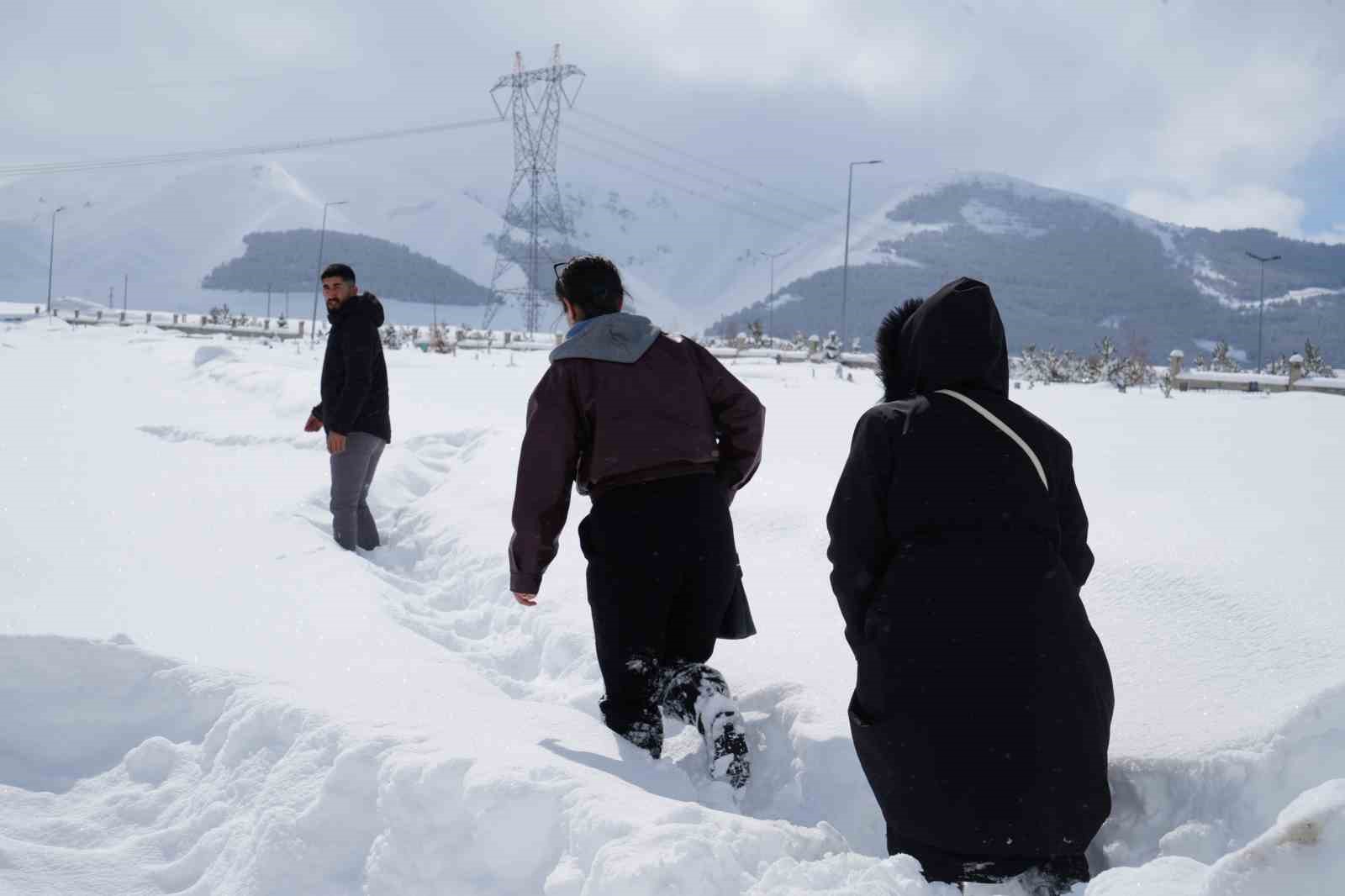 erzurumda kar yagisi durdu cilesi devam ediyor 6 hzbKDkEX