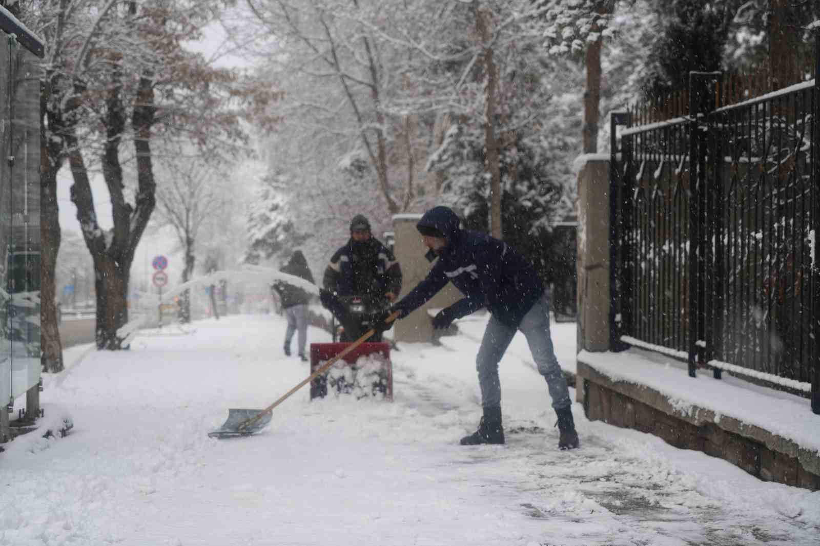 erzurumda kar yagisi etkili oluyor 3 J78yBTid