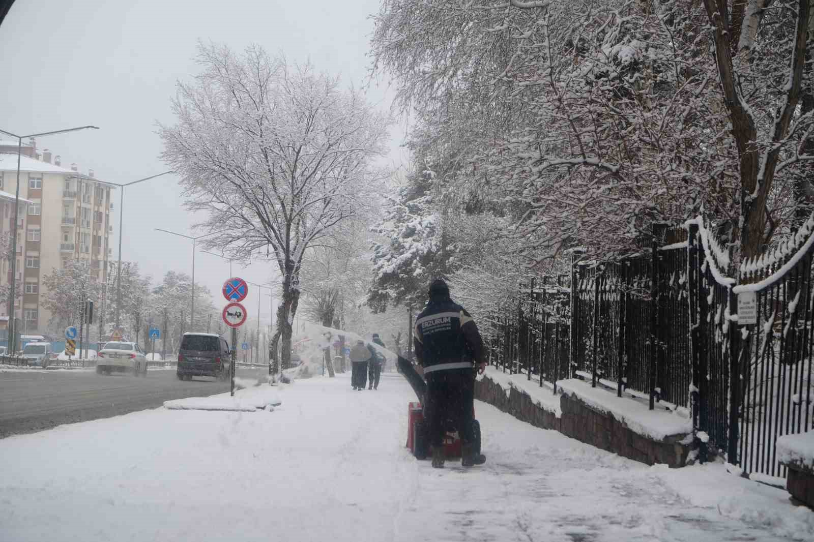 erzurumda kar yagisi etkili oluyor 4 7GIjfpI3