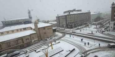 erzurumda-kar-yagisi-etkili-oluyor-lBlR2DiB.jpg