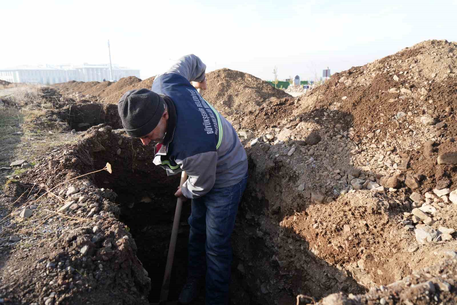 erzurumda kis oncesi mezar hazirligi 1