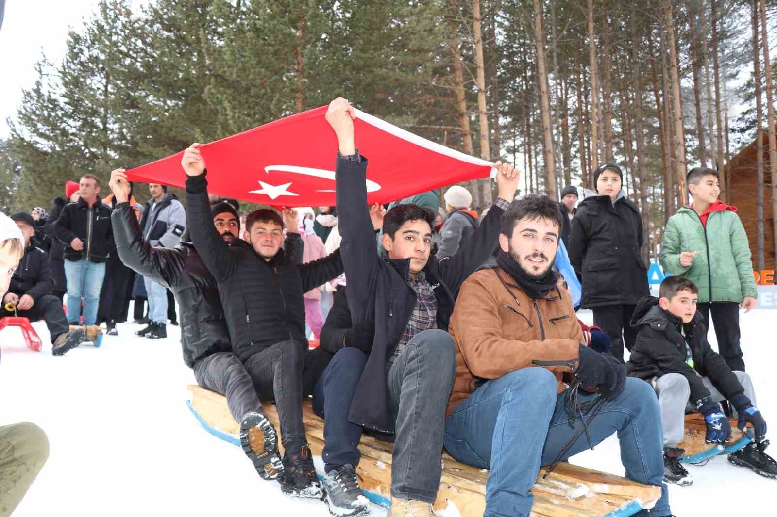 erzurumda kizaklarla kiyasiya yaris 2 J5UD1Y6z