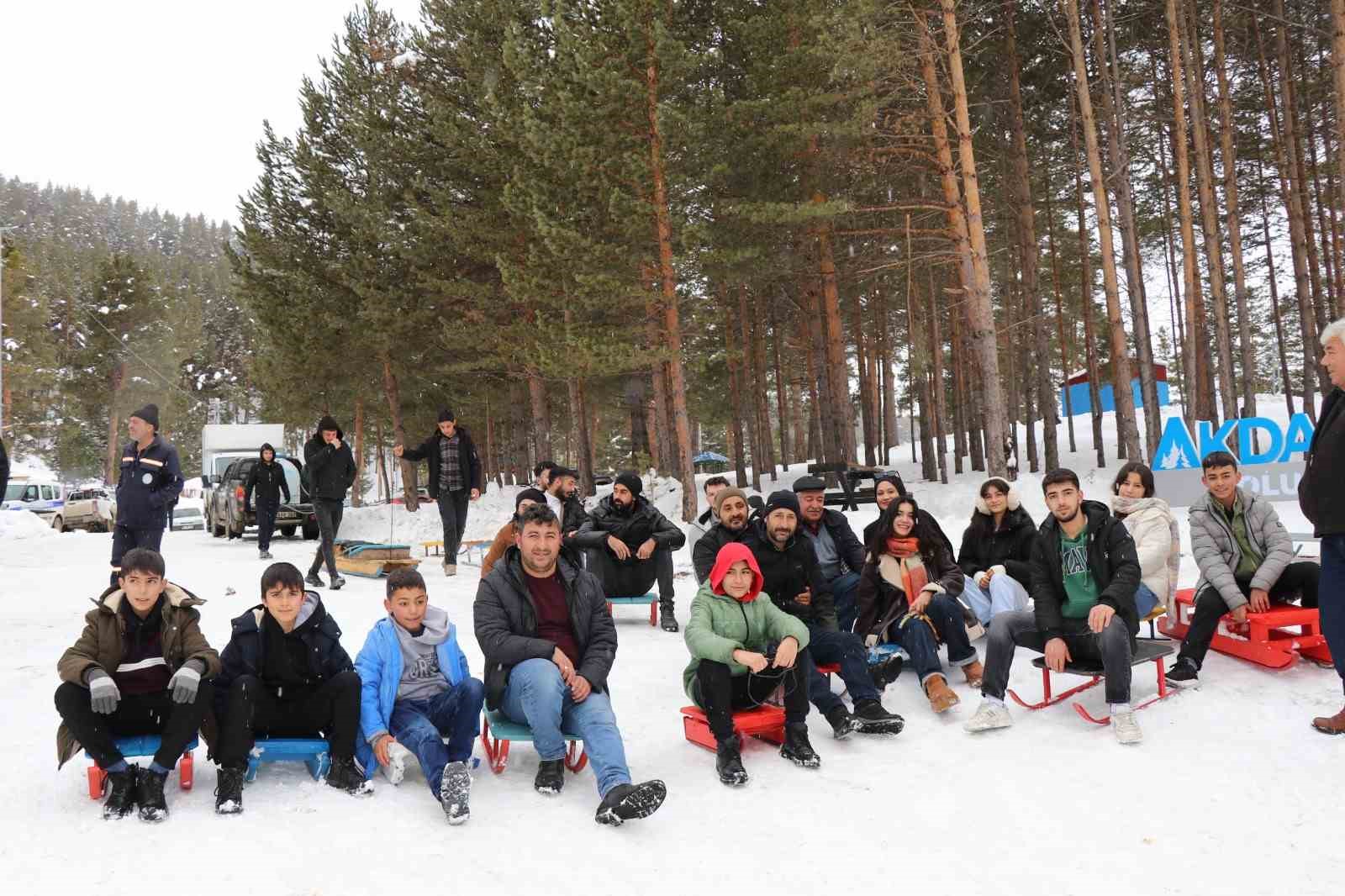erzurumda kizaklarla kiyasiya yaris 6 uWdsZcy8