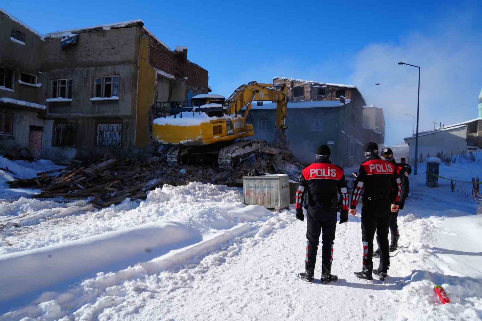 erzurumda metruk binalar yikiliyor 0 ztF2RLZh