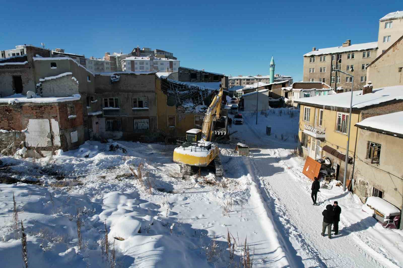 erzurumda metruk binalar yikiliyor 12 nLKUfvZi