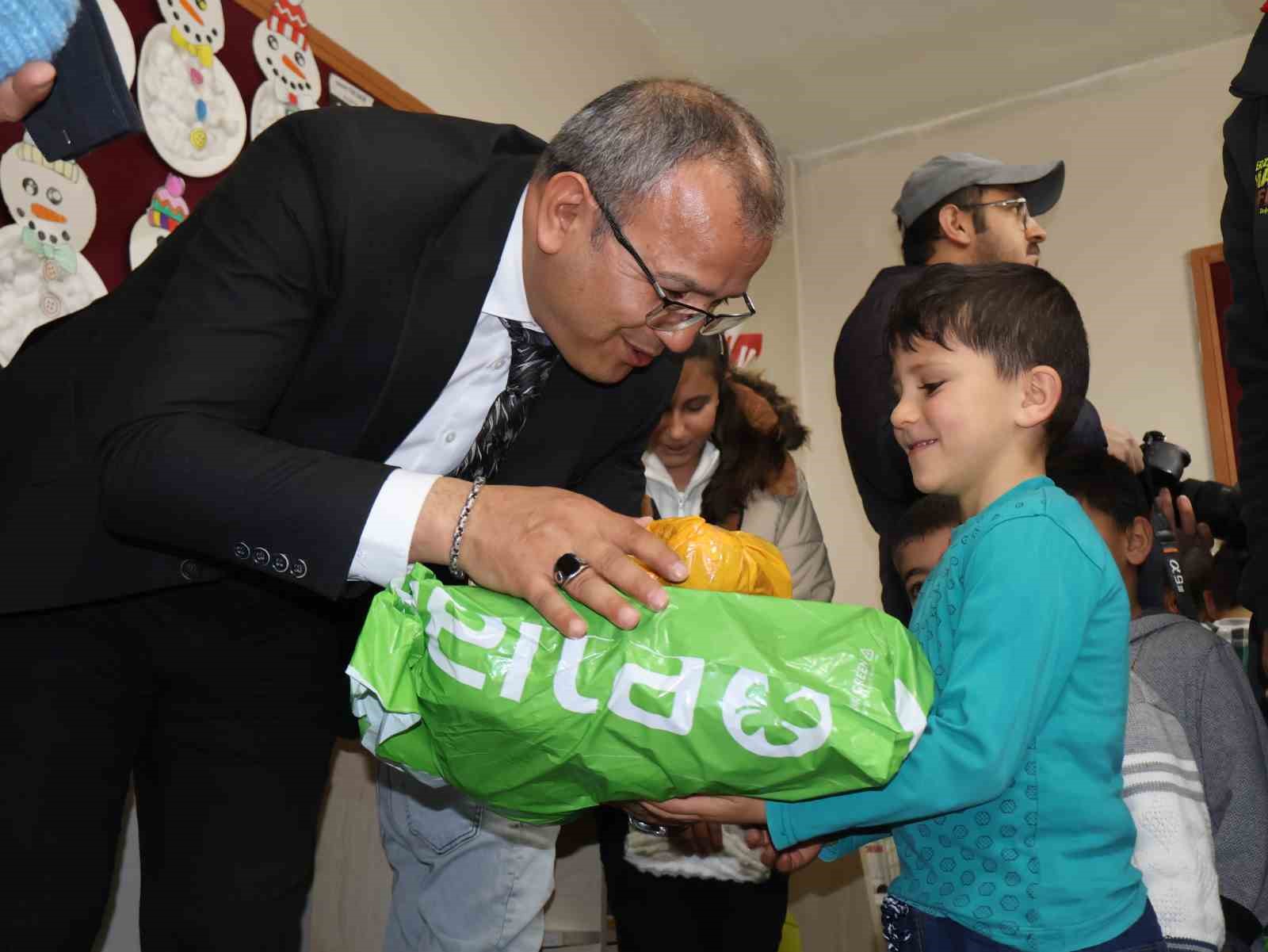 erzurumda miniklere umut eli uzandi 6 VrRQYzEN