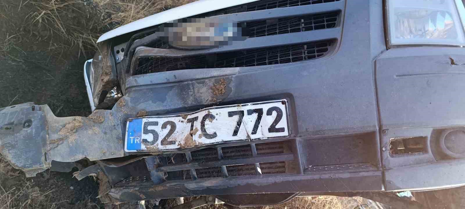 erzurumda ogretmenleri tasiyan servis minibusu devrildi 7 yarali 2 VKRqrNgn