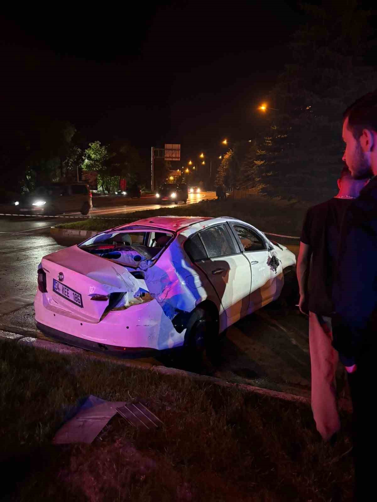 Erzurum’da otomobil refüje çıkıp takla attı: 3 yaralı 4 erzurumda otomobil refuje cikip takla atti 3 yarali 0 vrqvAtO8