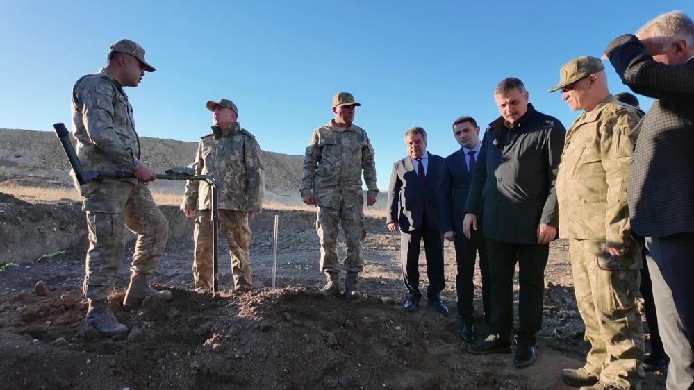 erzurumda patlamamis top mermileri icin mafam devrede 4 dwM53Nsz