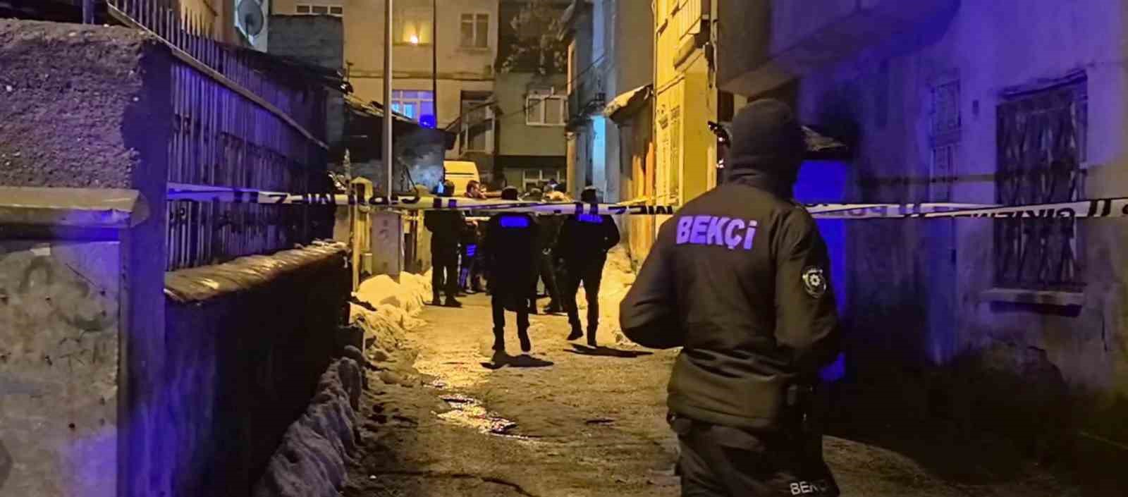 erzurumda supheli olum bogazindan bicaklanmis halde bulundu 0 qphtCRJm