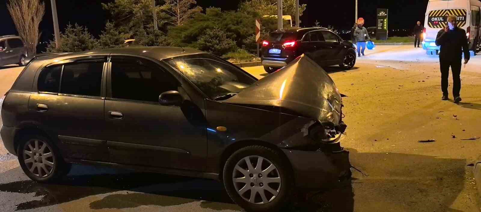 Erzurum’da trafik kazası: 2 yaralı 5 erzurumda trafik kazasi 2 yarali 1 h1auu93v
