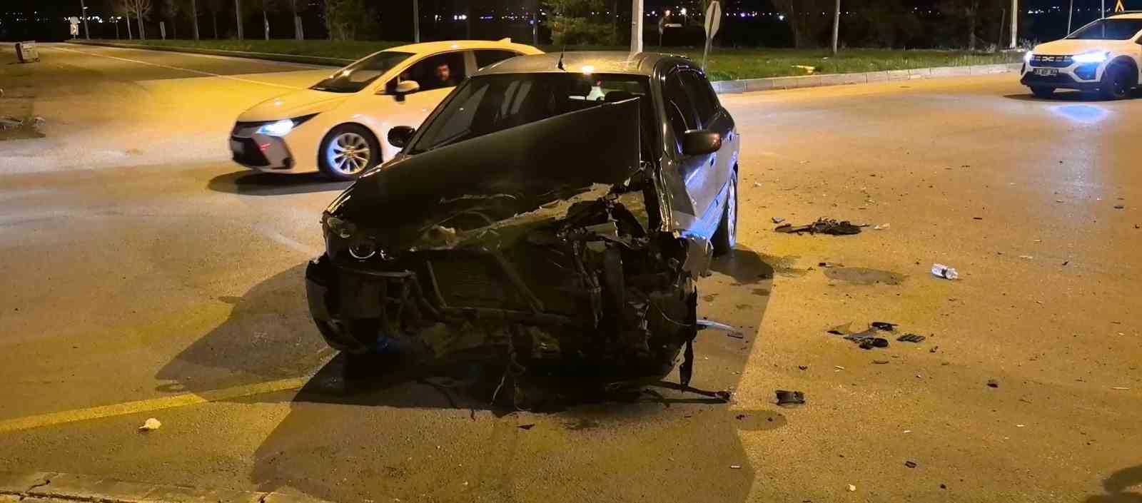 Erzurum’da trafik kazası: 2 yaralı 6 erzurumda trafik kazasi 2 yarali 2 BvLnp8PL