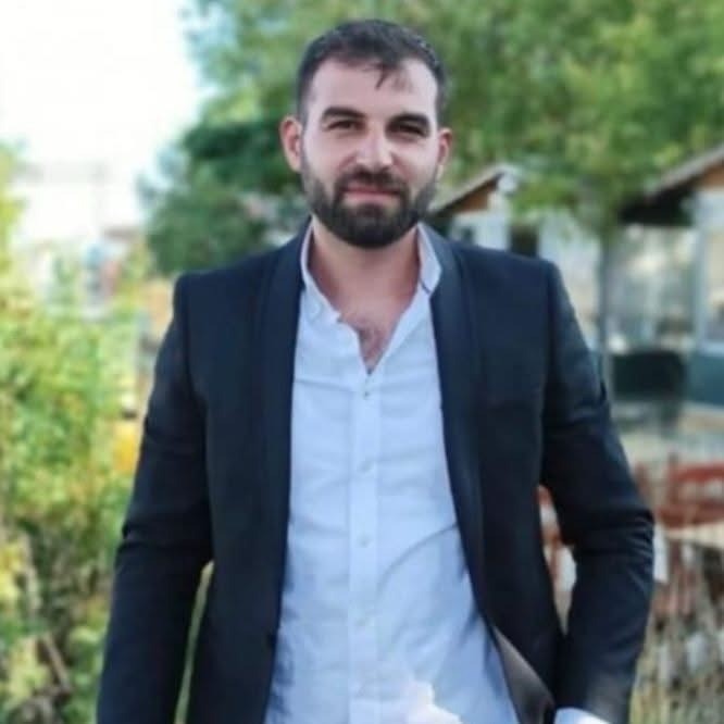 Erzurum’da trafik kazasında vefat eden iki kardeş ve bir arkadaşa hüzünlü veda 22 erzurumda trafik kazasinda vefat eden iki kardes ve bir arkadasa huzunlu veda 18 pzLRLEw3
