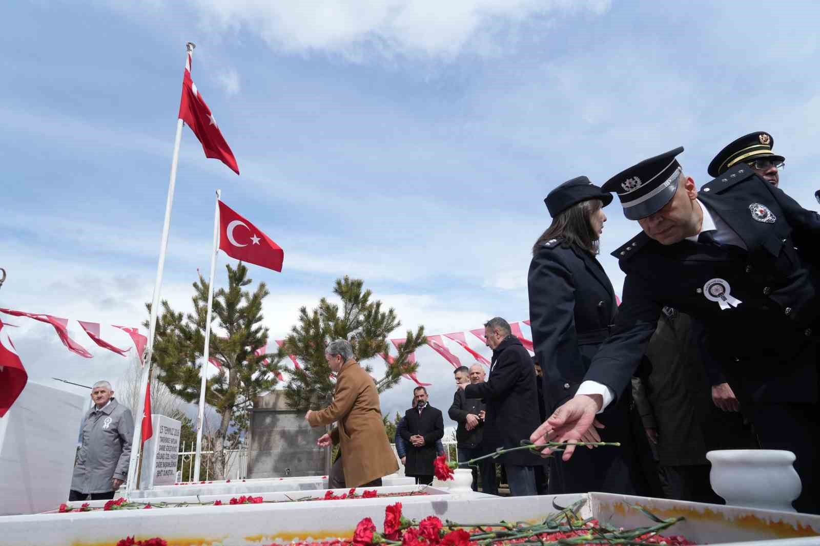 erzurumda turk polis teskilatinin 181 yil donumu coskusu 11 H1kBk7q3