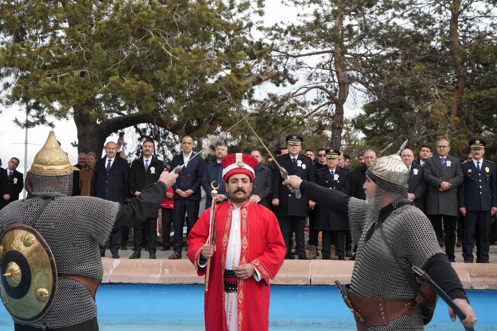 erzurumda turk polis teskilatinin 181 yil donumu coskusu 5 EKgbXW3R