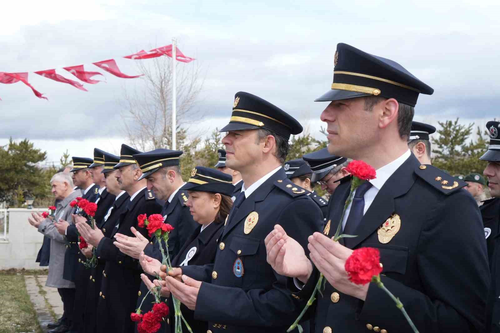 erzurumda turk polis teskilatinin 181 yil donumu coskusu 7 NzEd7hNF