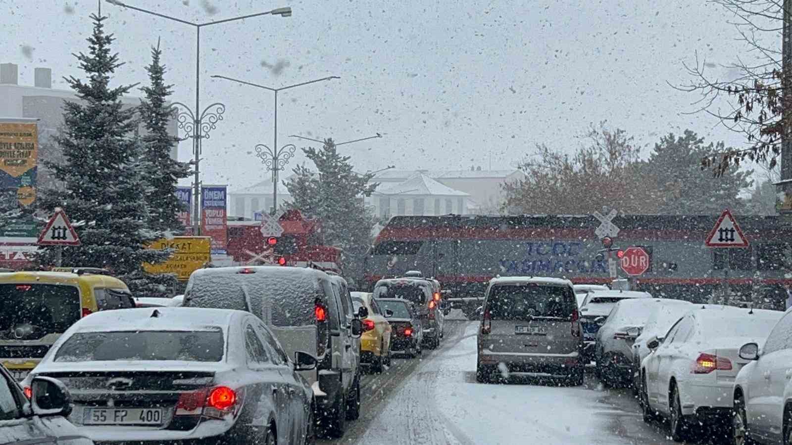 erzurumda ulasima kar engeli 1 TsMHnmpM