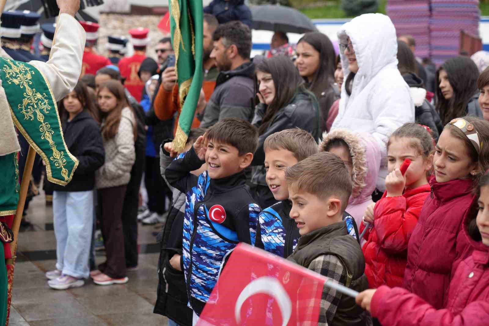 erzurumda yagmur 19 mayis coskusuna engel olamadi 4 bJTb9rp5