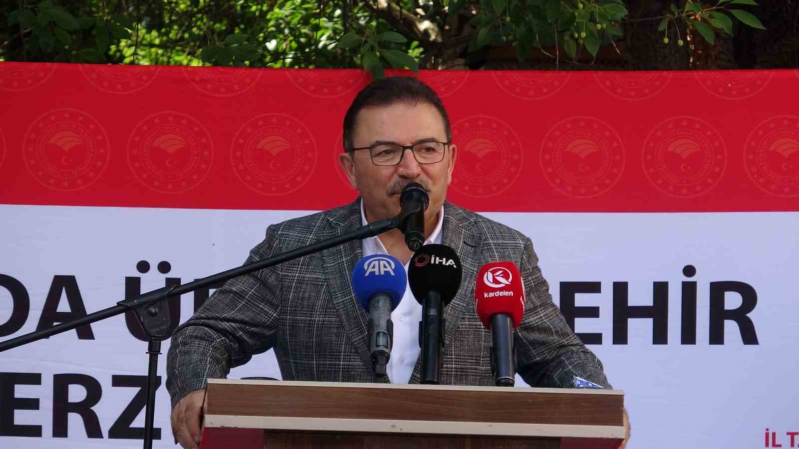 erzurumda yetistiricilere 288 sivat ve 120 sut sagim makinesi dagitildi 0 NMW71XnP