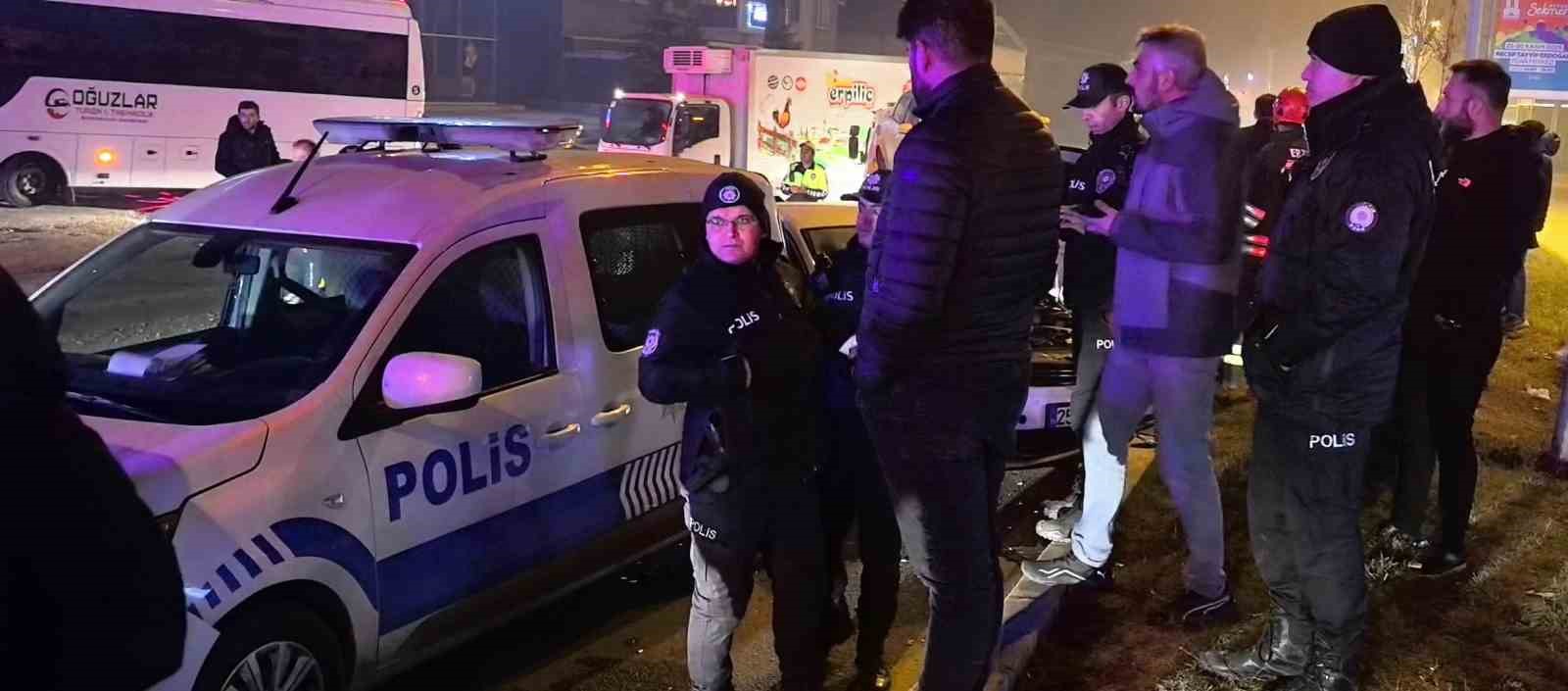 erzurumda zincirleme kaza 6 yarali 0 IIBPuI7L