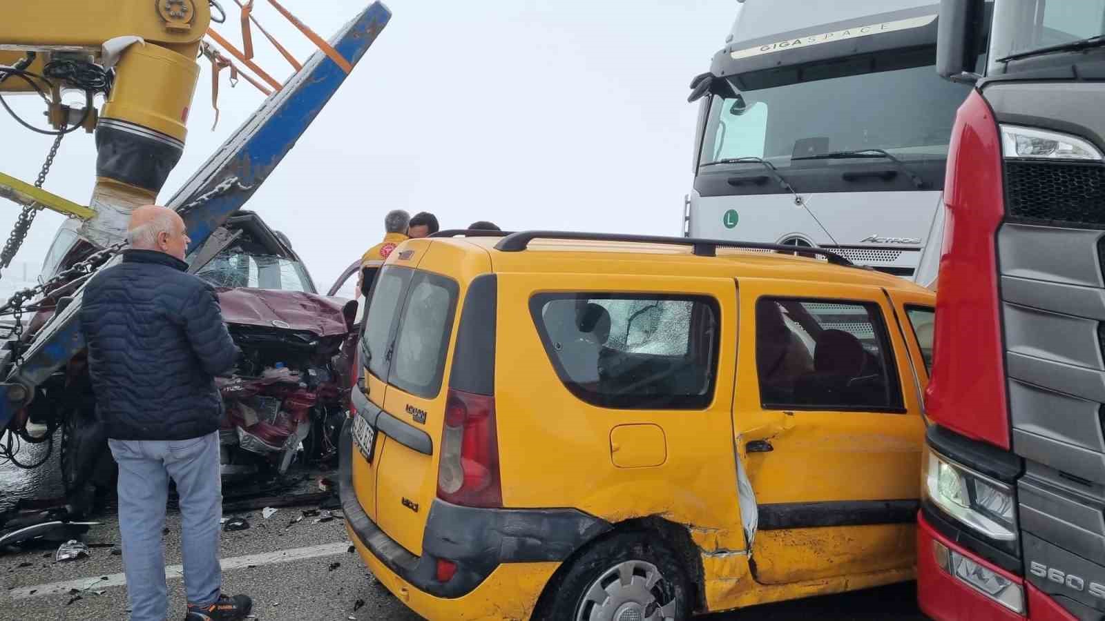 erzurumda zincirleme kazada can pazari yasandi 8 agir yarali 6 A7SzDcST