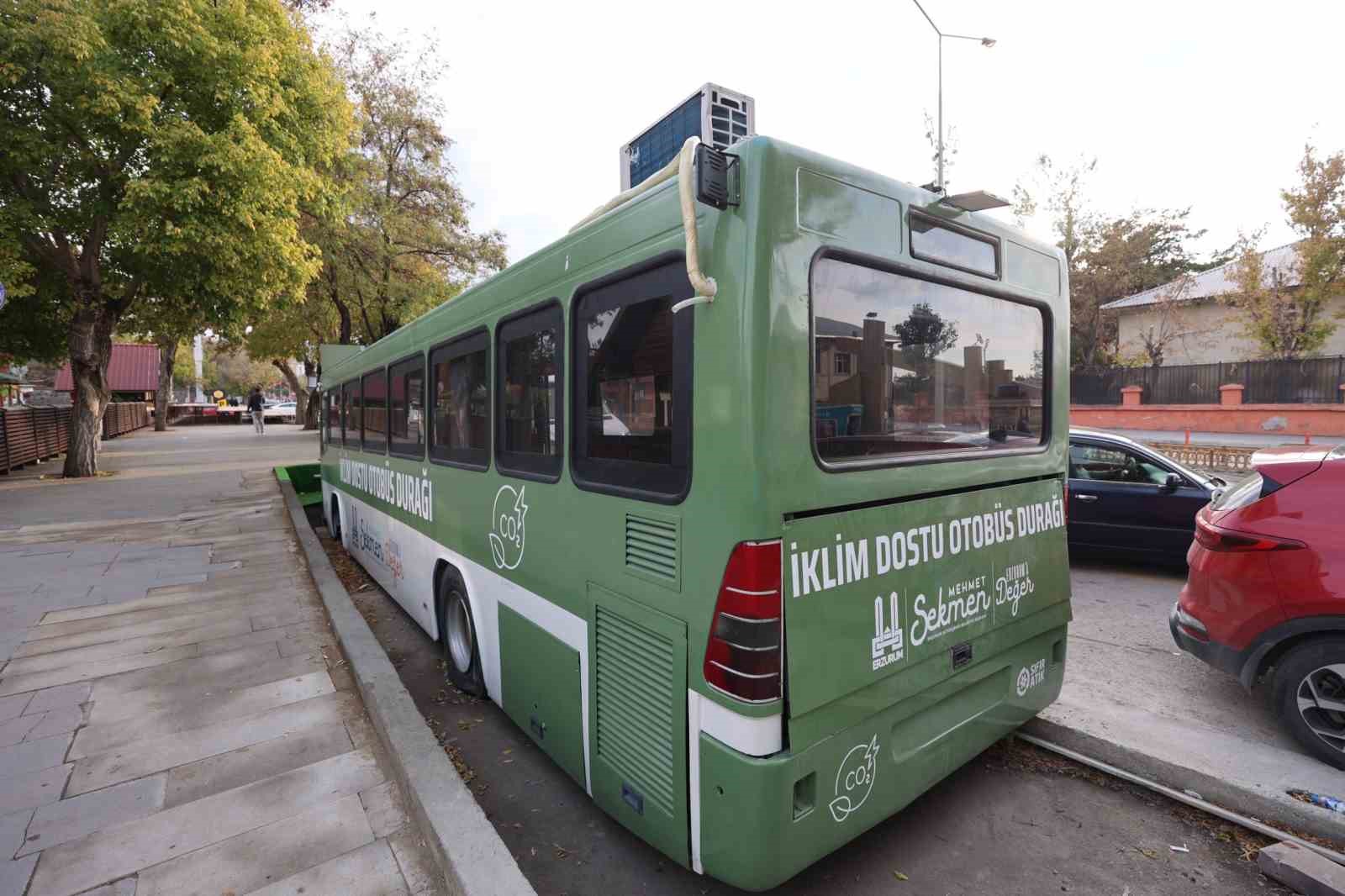 Erzurum’daki "Geri Dönüşüm Temalı Otobüs Durağı" projesi ilgi odağı 6 erzurumdaki geri donusum temali otobus duragi projesi ilgi odagi 2 9VEZkkdL