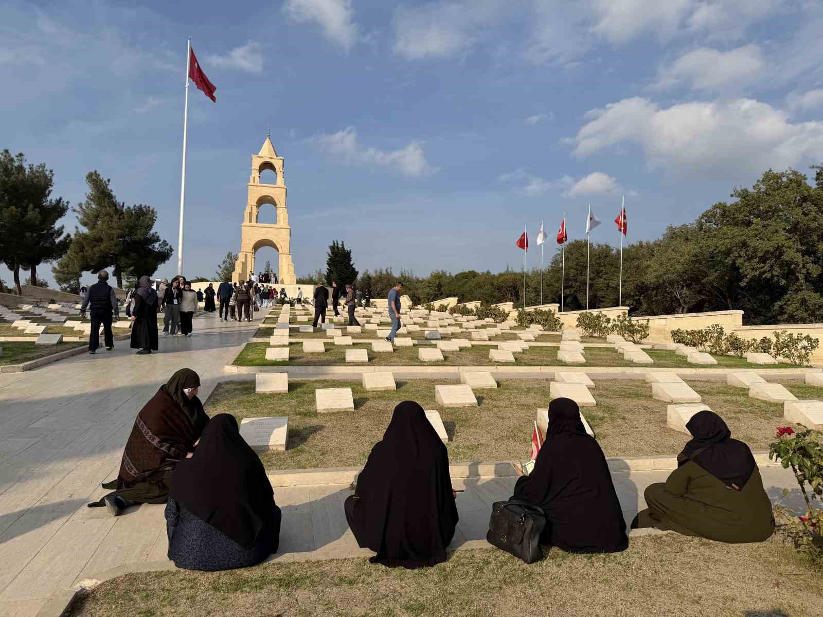 erzurumlu sehit aileleri canakkale 57 alay sehitliginde huzunlendiler 0 aMEeMAlR